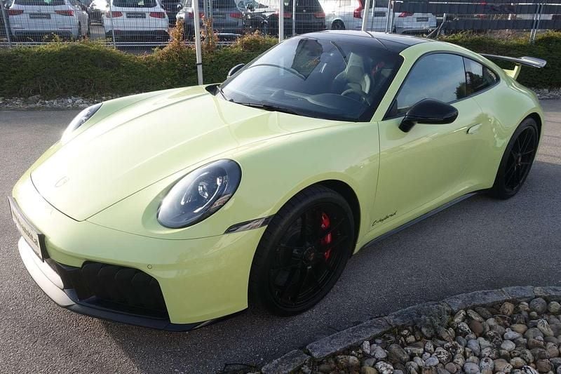 Gebraucht Porsche 911 Carrera GTS 541 PS (397 kW) 2025 Gelb Coupé