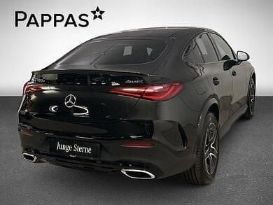 Gebraucht Mercedes GLC300e 312 PS (229 kW) 2024 Obsidianschwarz metallic Coupé