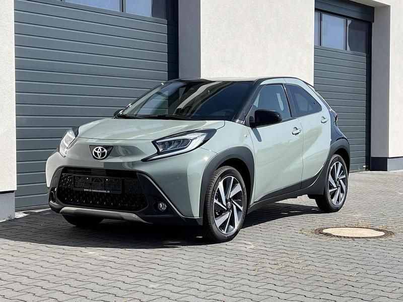 Neu 2025 Toyota Aygo X-play Kleinwagen | € 19.897 (Teuer) - Bild 1/4