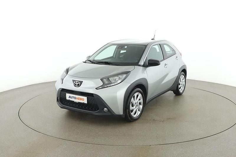 Silber Gebraucht 2022 Toyota Aygo X Play SUV | € 12.790 (Fairer Preis) - Bild 1/3