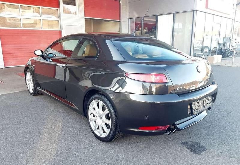 Gebraucht 2005 Alfa Romeo GT Distinctive Coupé | € 12.500 - Bild 1/4