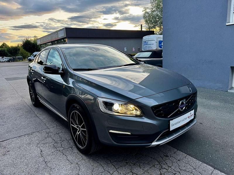 Gebraucht Volvo S60 CC Summum 190 PS (139 kW) 2017 Grau Limousine