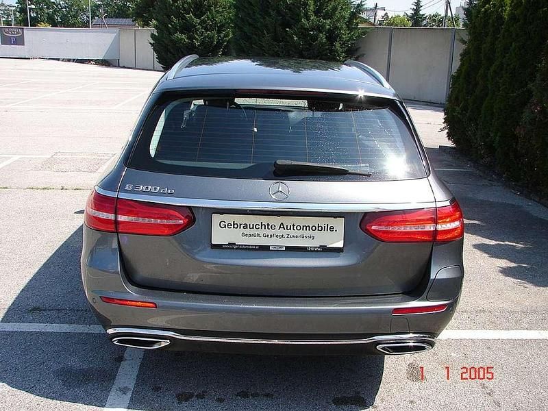 Gebraucht Mercedes E300 Avantgarde 194 PS (142 kW) 2019 Grau Kombi