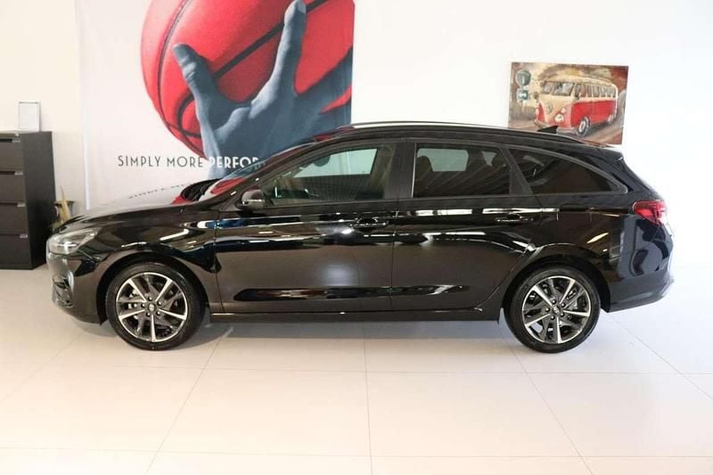 Gebraucht Hyundai i30 GO! 99 PS (72 kW) 2024 Schwarz Limousine