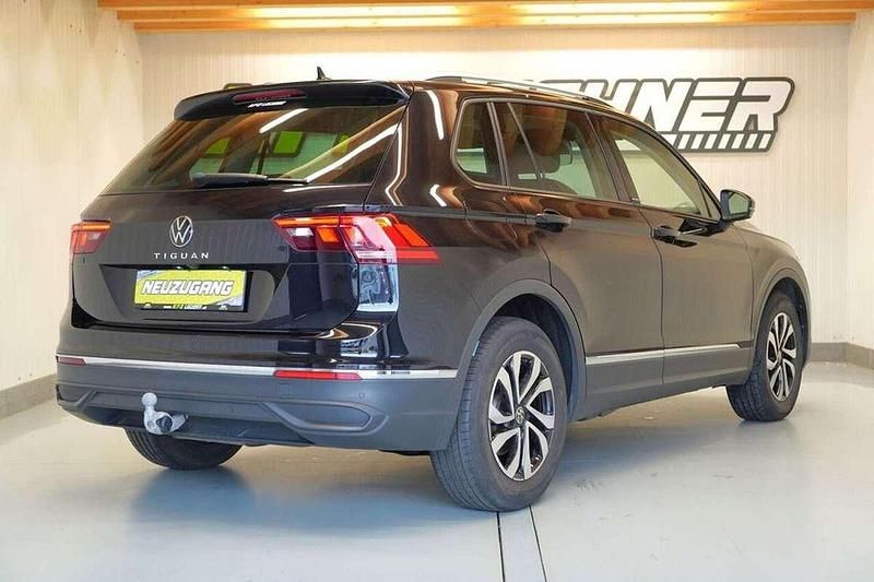 Gebraucht VW Tiguan Life 150 PS (110 kW) 2021 Schwarz SUV