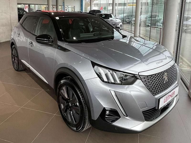 Grau Gebraucht 2023 Peugeot e-2008 GT SUV | € 22.450 (Fairer Preis) - Bild 1/4