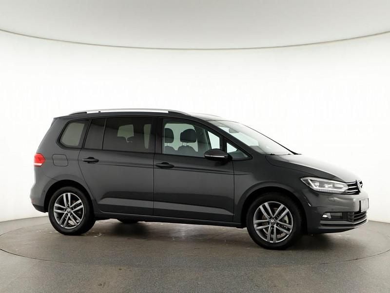 Neu VW Touran 150 PS (110 kW) 2026 Mittelgrau  metallic Van / Kleinbus