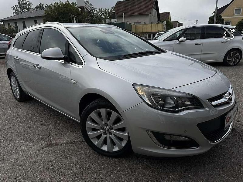Silber Gebraucht 2013 Opel Astra Cosmo Kombi | € 5.990 (Etwas zu teuer) - Bild 1/4