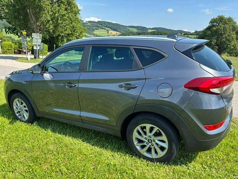 Gebraucht Hyundai Tucson GO! 116 PS (85 kW) 2016 Grau SUV