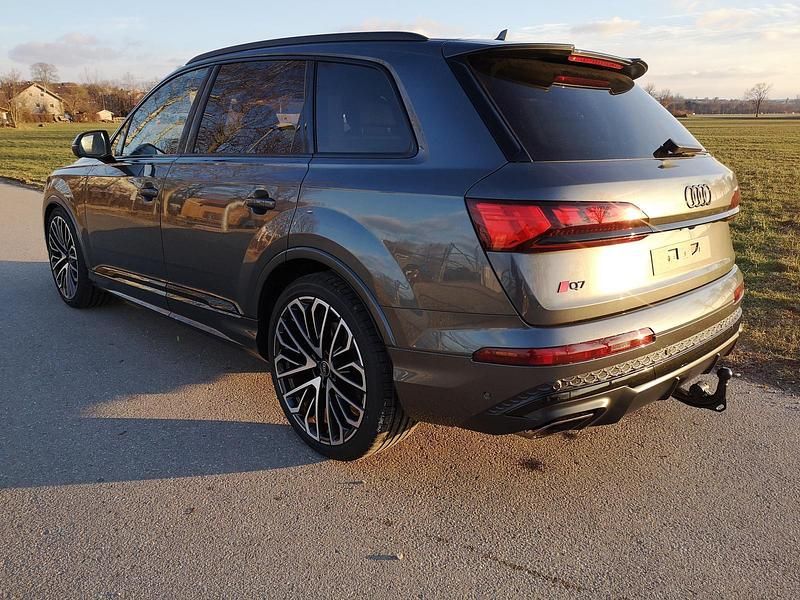 Neu Audi Q7 S-Line 286 PS (210 kW) 2025 Grau SUV