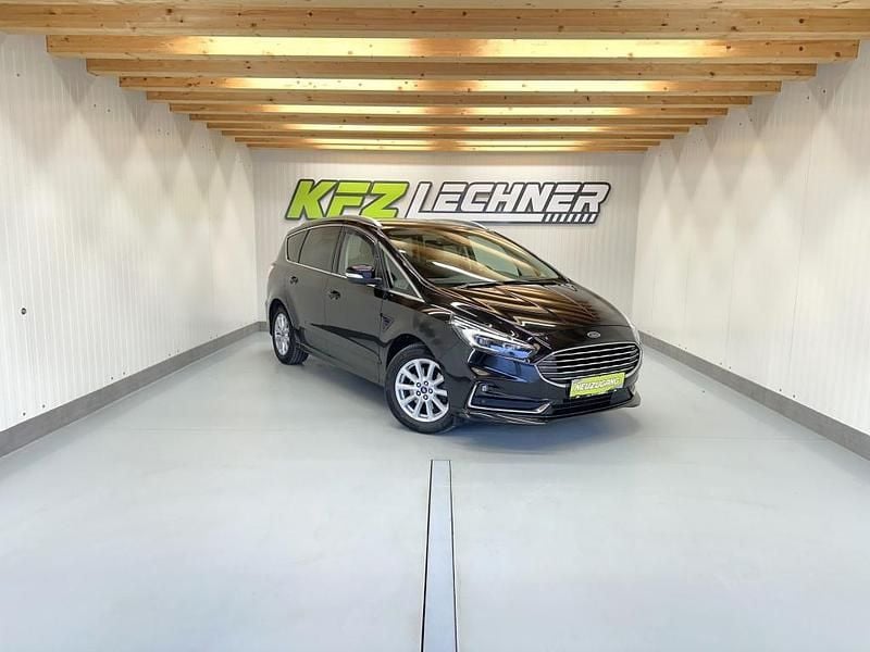 Gebraucht Ford S-MAX Titanium 190 PS (139 kW) 2022 Schwarz Van / Kleinbus