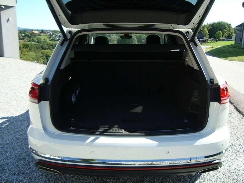 Gebraucht VW Touareg 340 PS (250 kW) 2021 Weiß SUV