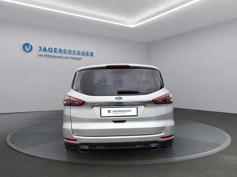 Gebraucht Ford S-MAX Titanium 189 PS (139 kW) 2018 Silber Van / Kleinbus