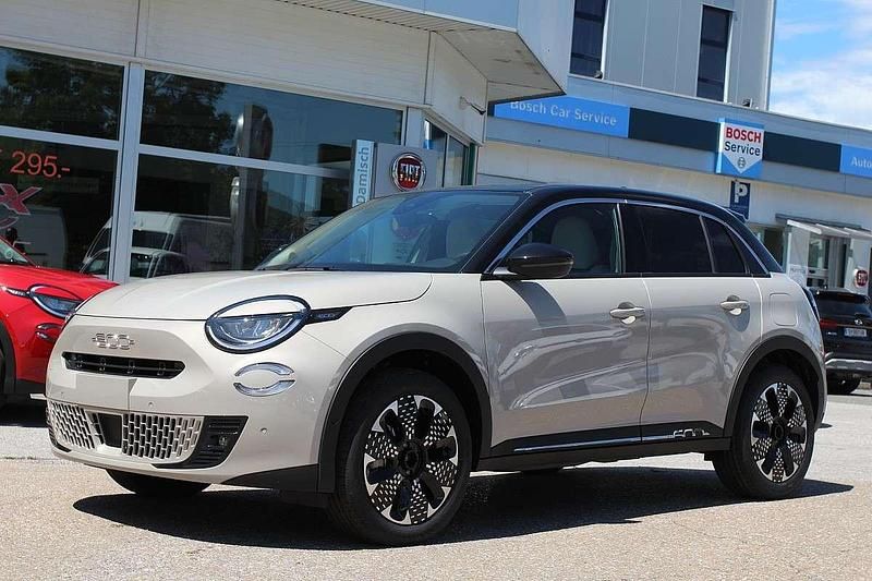 Beige Neu 2025 Fiat 600 La Prima SUV | € 26.490 (Etwas zu teuer) - Bild 1/4