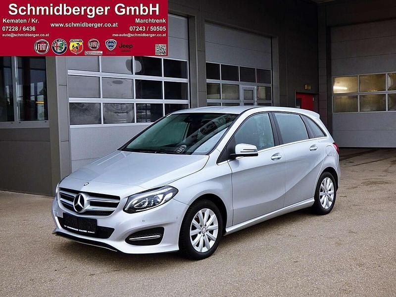 Silber Gebraucht 2016 Mercedes B200 Van / Kleinbus | € 13.990 (Fairer Preis) - Bild 1/4