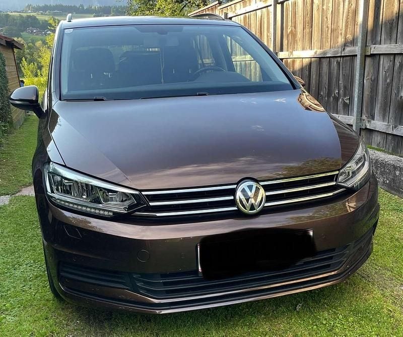 Gebraucht VW Touran 116 PS (85 kW) 2017 Braun Van / Kleinbus