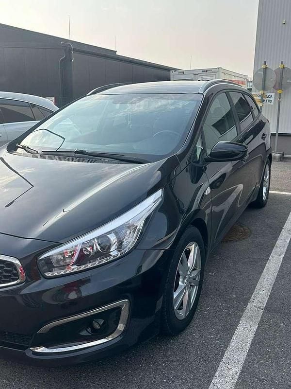 Gebraucht Kia Ceed Sportswagon Plus 110 PS (80 kW) 2018 Schwarz Kombi