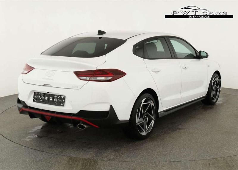 Neu Hyundai i30 N Line 140 PS (102 kW) 2025 Weiß Limousine