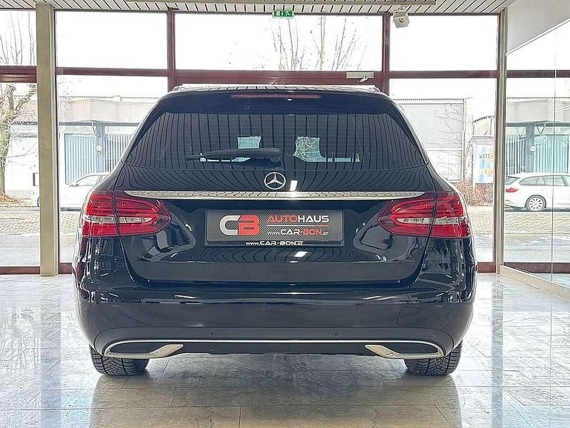 Gebraucht Mercedes C180 122 PS (89 kW) 2021 Schwarz Kombi