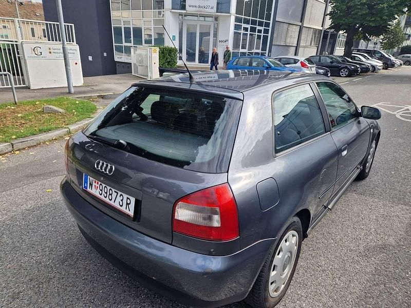 Gebraucht Audi A3 Ambiente 110 PS (80 kW) 2002 Grau Limousine