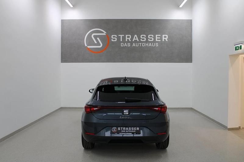 Neu Seat Leon Style 115 PS (84 kW) 2026 Dunkelgrau  metallicperleffekt