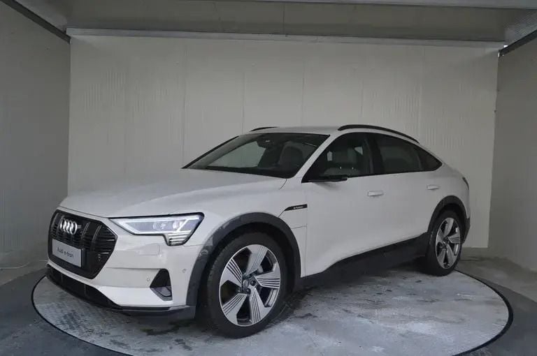 Weiss metallic Gebraucht 2021 Audi e-tron Sportback SUV | € 53.990 - Bild 1/4
