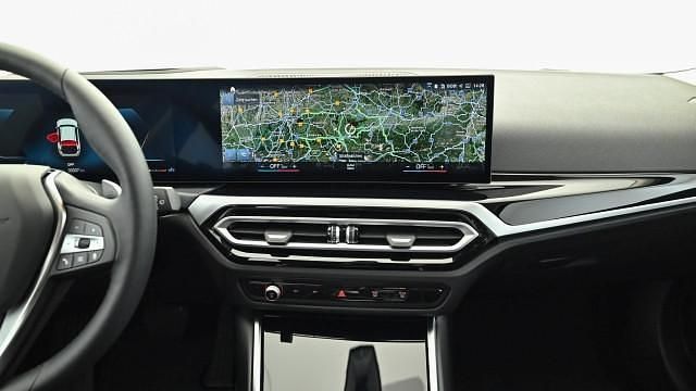 Gebraucht BMW 318 150 PS (110 kW) 2024 Mineralweiß metallic Kombi