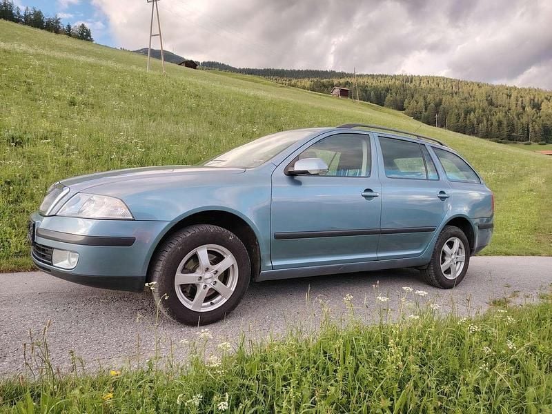 Blau Gebraucht 2008 Skoda Octavia Kombi | € 5.800 - Bild 1/4
