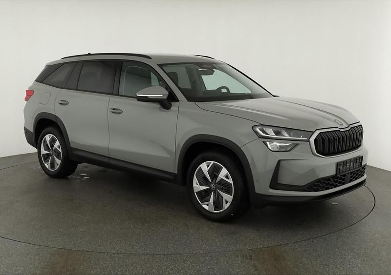 Neu Skoda Kodiaq Selection 193 PS (141 kW) 2025 Grau SUV