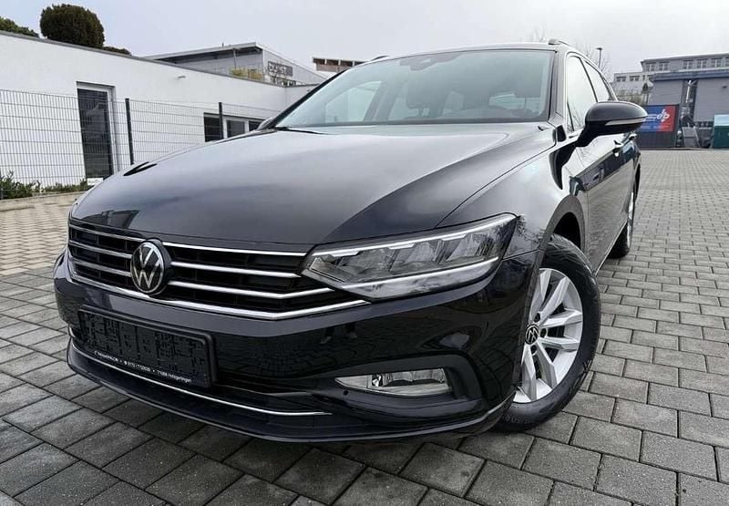 Gebraucht VW Passat Business 122 PS (89 kW) 2022 Schwarz Kombi