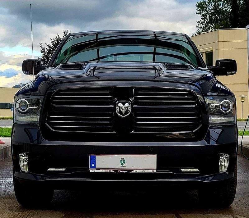 Schwarz Gebraucht 2016 Dodge Ram Abholung | € 53.900 - Bild 1/4