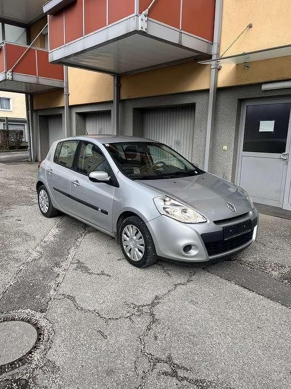 Gebraucht Renault Clio II Night&Day 75 PS (55 kW) 2010 Limousine