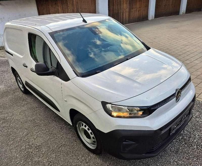 Weiß Gebraucht 2024 Citroën Berlingo Van | € 19.400 (Guter Preis) - Bild 1/4