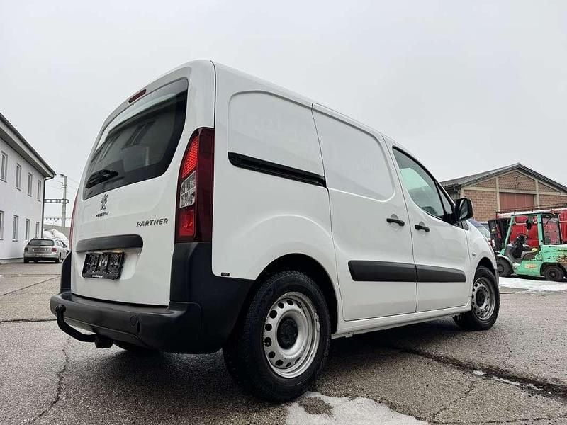 Gebraucht Peugeot TePee Active 99 PS (72 kW) 2017 Kombi