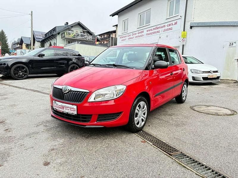 Rot Gebraucht 2010 Skoda Fabia Classic Kleinwagen | € 5.490 (Fairer Preis) - Bild 1/4