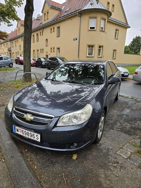 Grau Gebraucht 2009 Chevrolet Epica Limousine | € 3.000 - Bild 1/4