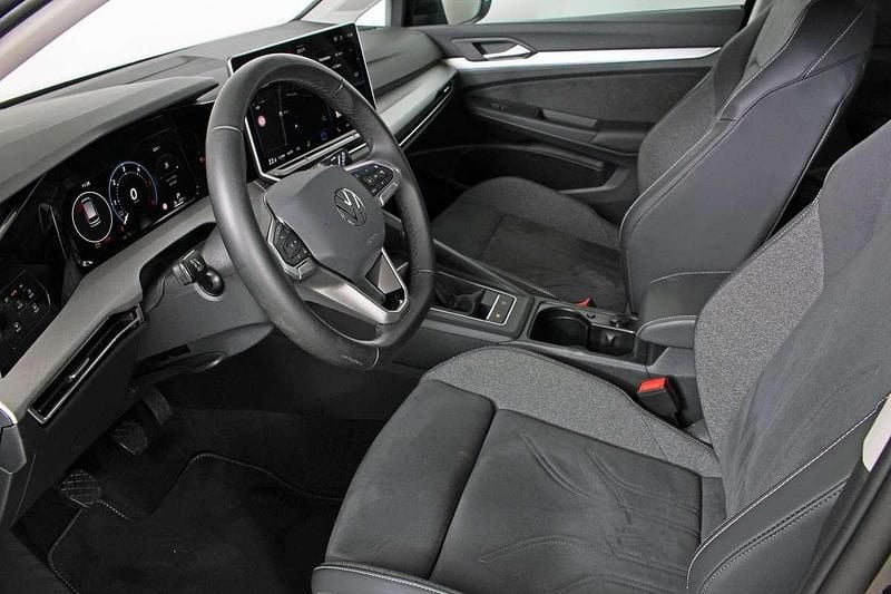 Gebraucht VW Golf VIII Business 116 PS (85 kW) 2025 Schwarz Kombi