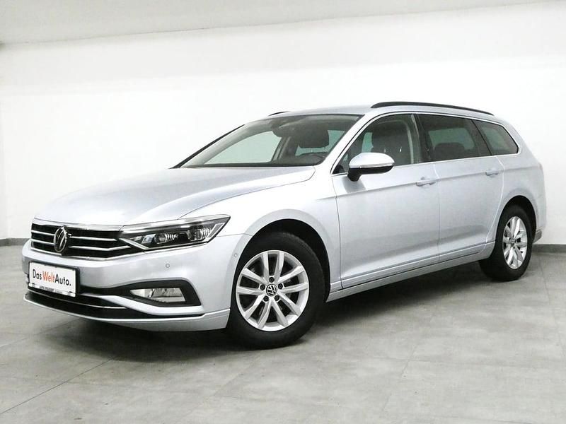 Gebraucht VW Passat R 150 PS (110 kW) 2022 Silber Kombi