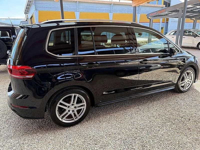 Gebraucht VW Touran Highline 150 PS (110 kW) 2019 Schwarz Van / Kleinbus