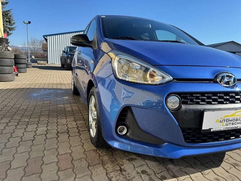 Gebraucht Hyundai i10 GO! 67 PS (49 kW) 2018 Blau Kleinwagen