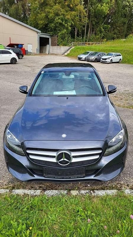 Gebraucht Mercedes C180 116 PS (85 kW) 2015 Grau Limousine