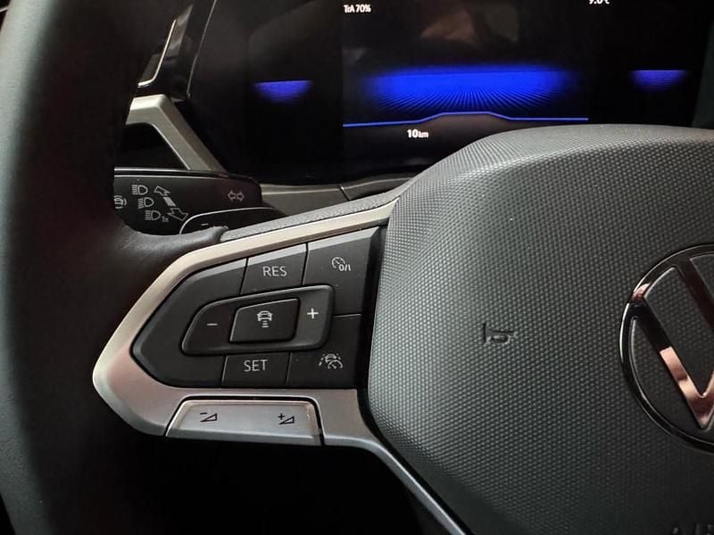 Neu VW Touran 150 PS (110 kW) 2025 Schwarz  metallic Van / Kleinbus