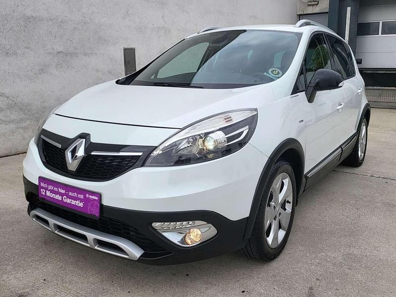 Weiß Gebraucht 2013 Renault Scénic Bose Edition Van / Kleinbus | € 8.990 (Teuer) - Bild 1/4