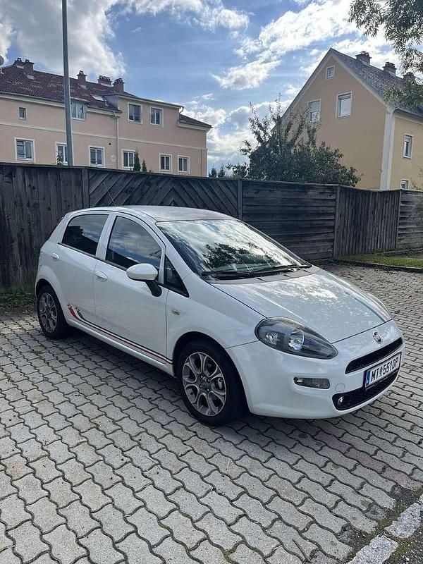 Gebraucht Fiat Punto Lounge 105 PS (77 kW) 2017 Limousine