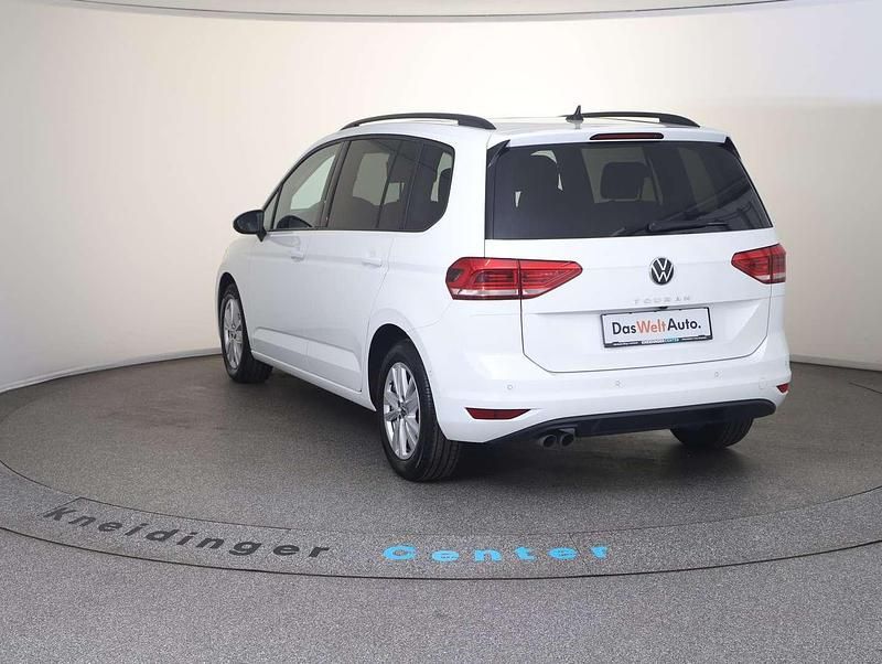 Gebraucht VW Touran Comfortline 150 PS (110 kW) 2023 Weiss  normal Van / Kleinbus
