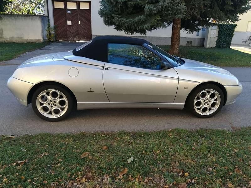 Gebraucht Alfa Romeo Spider 155 PS (114 kW) 1998 Silber Cabrio
