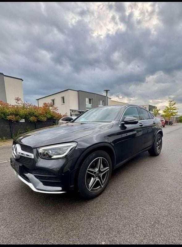 Gebraucht Mercedes GLC300 245 PS (180 kW) 2020 Grau Coupé