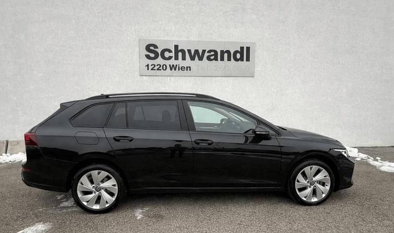 Neu VW Golf VIII Business 150 PS (110 kW) 2026 Schwarz  metallic Kombi