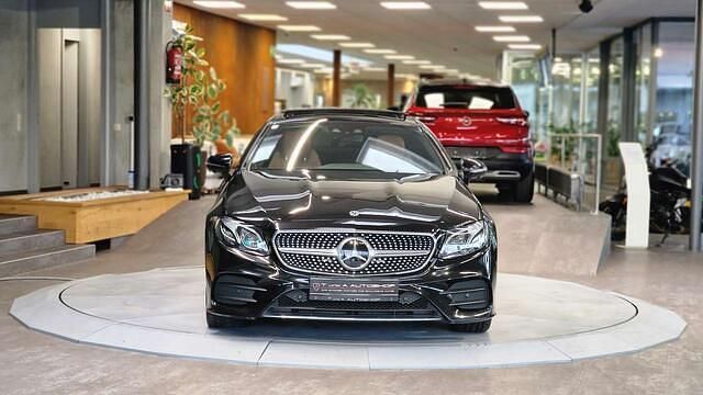 Gebraucht Mercedes E220 AMG 194 PS (142 kW) 2017 Schwarz Coupé