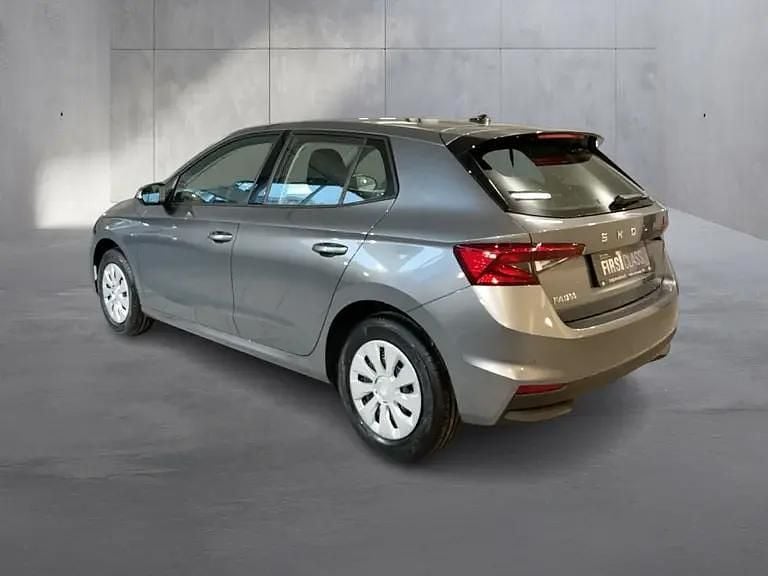 Neu Skoda Fabia Essence 80 PS (58 kW) 2026 Mittelgrau  metallic